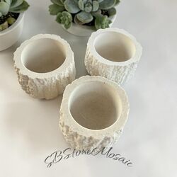 Small round stump planter